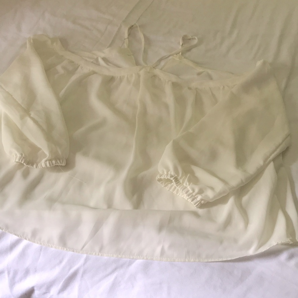 Off the shoulder white long sleeved blouse so xl